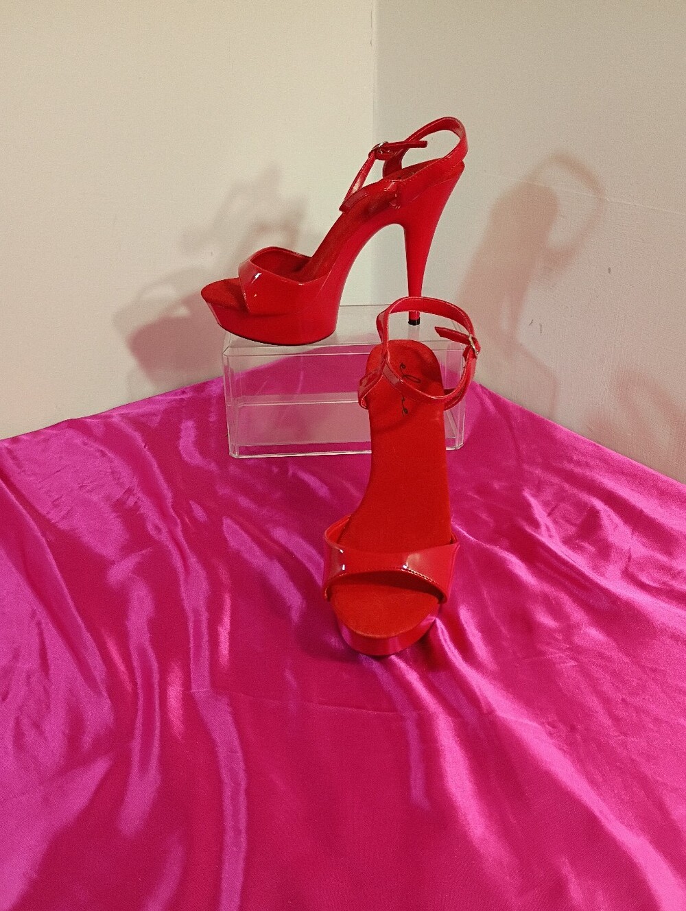 Ellie Women's SZ 8 Red 5 Inch Pole Fitness Exotic Dancer Heels